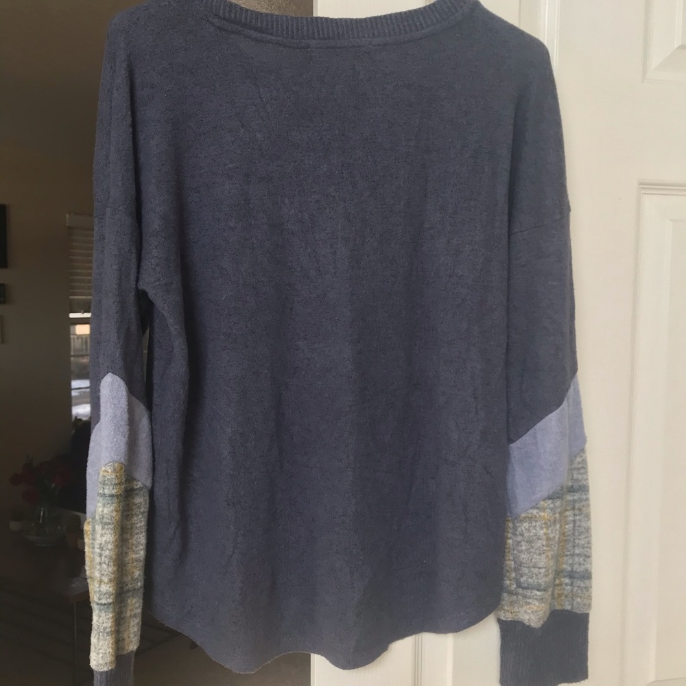 Sweater - Picture 3 of 3